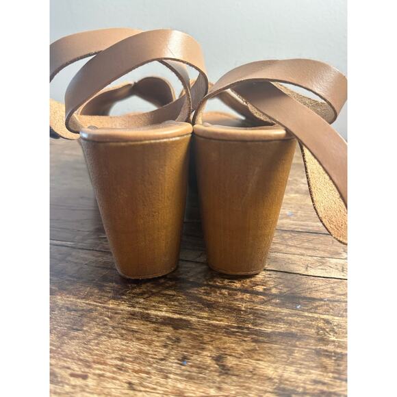 Laugh More Wedge in‎ Cognac Seychelles - Picture 5 of 8